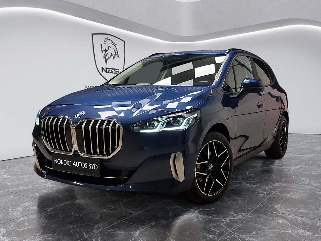 BMW 220 i Active / Tourer / Panorama / Navi / Drag