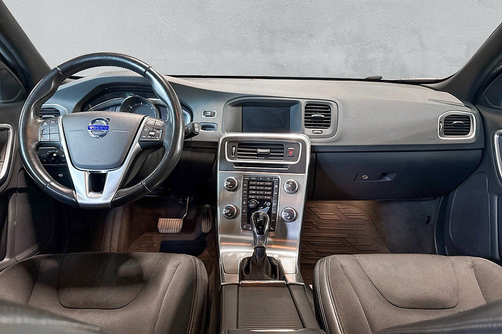 Volvo V60 Cross Country D4 Classic Momentum Kamrem bytt 2-Ägare NYBESIKTIGAD