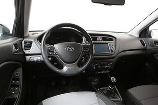 Halvkombi Hyundai i20 10 av 17