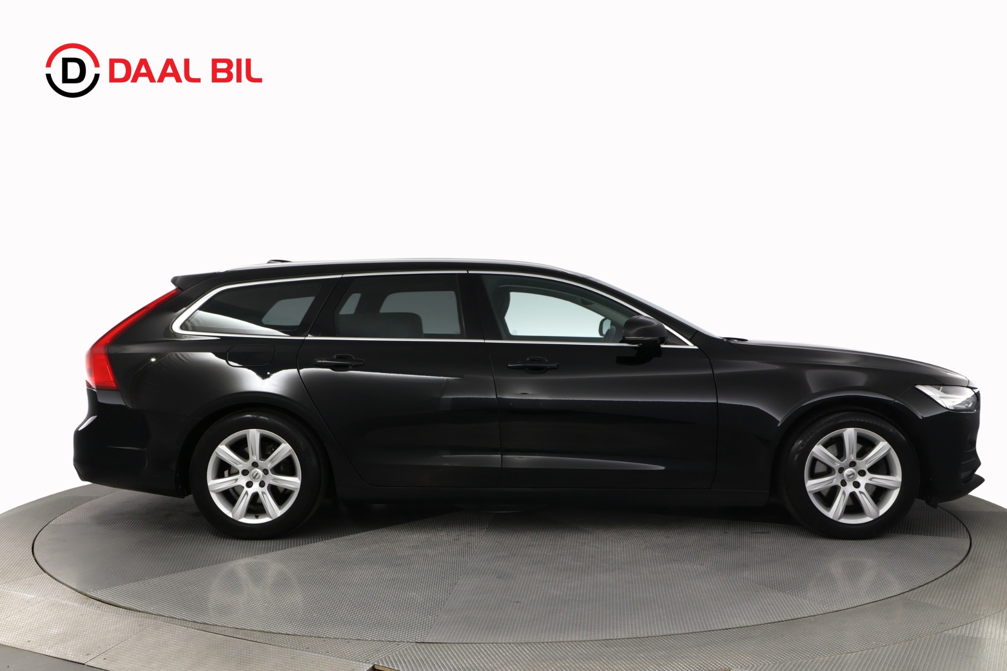 Volvo V90 D4 AWD 190HK MOMENTUM PANO B&W 2017, bild 5/55