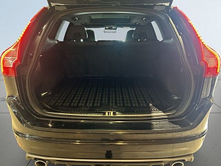 Volvo XC60 D4 AWD R-Design Mvärme Drag B-kamera Rattvärme Navi S&V – bild 12