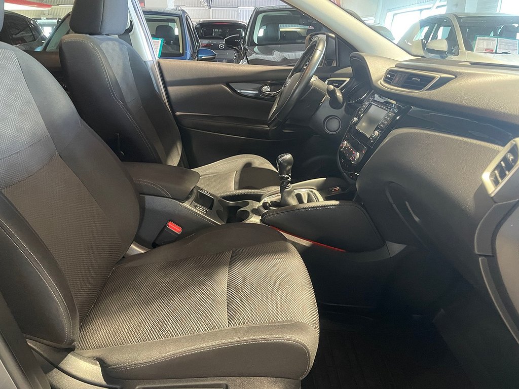 Nissan Qashqai 1.6 | N-Connecta| Backkamera | Navi| Kamkedja 2017