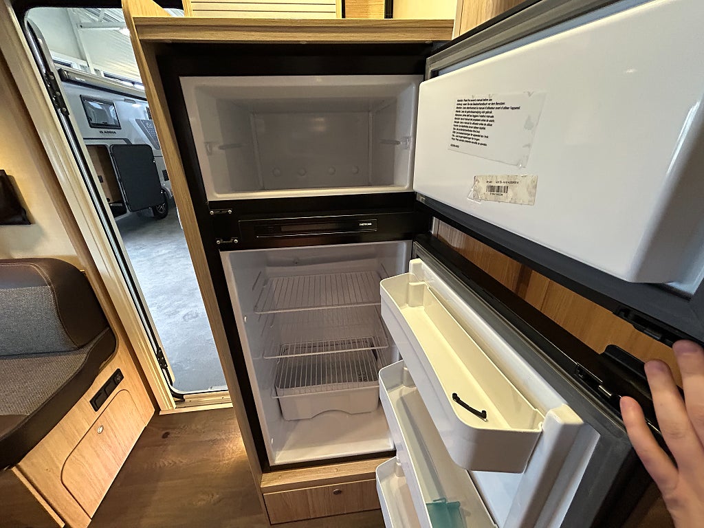 Sunlight Capron T68 / Taksäng /Solcell / Ugn / Utv. dusch  - Sunlight