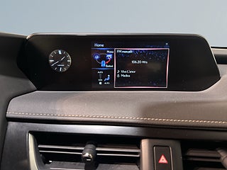 Lexus UX 250h E-Four CVT Rattvärme Kamera Psens CarPlay SoV