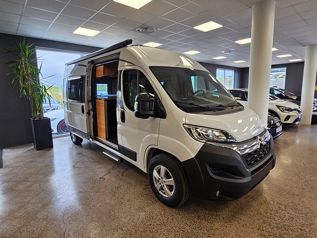 Pössl 2WIN 600 RS Solceller / Kamera / CarPlay / 3 Bäddar