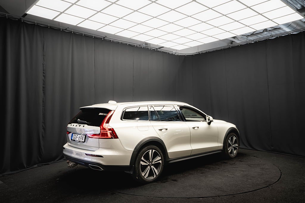 Volvo V60 Cross Country D4 AWD PRO LÄDER DRAG 360° HUD ELSTOL VÄLSERVA