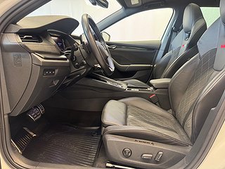 Skoda Octavia Kombi RS iV PLUG-IN/Drag/Kamera/Mvärm/Pano/S&V