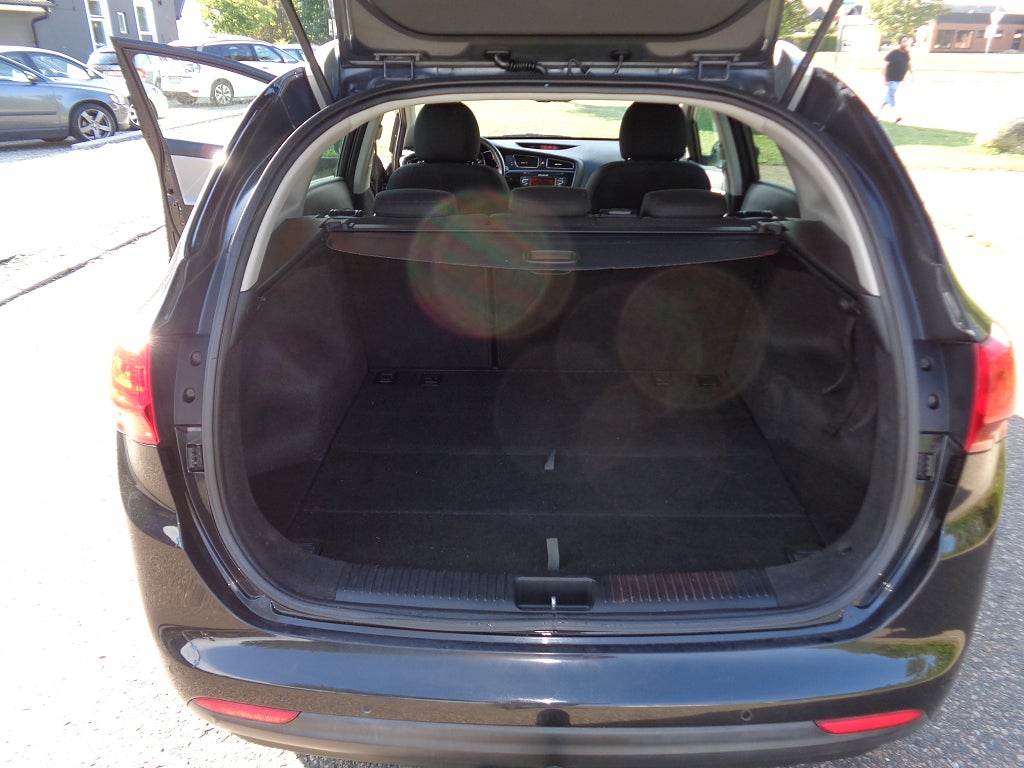 Kia cee'd_sw 1.6 CRDi Automatic, 128hp, 2014