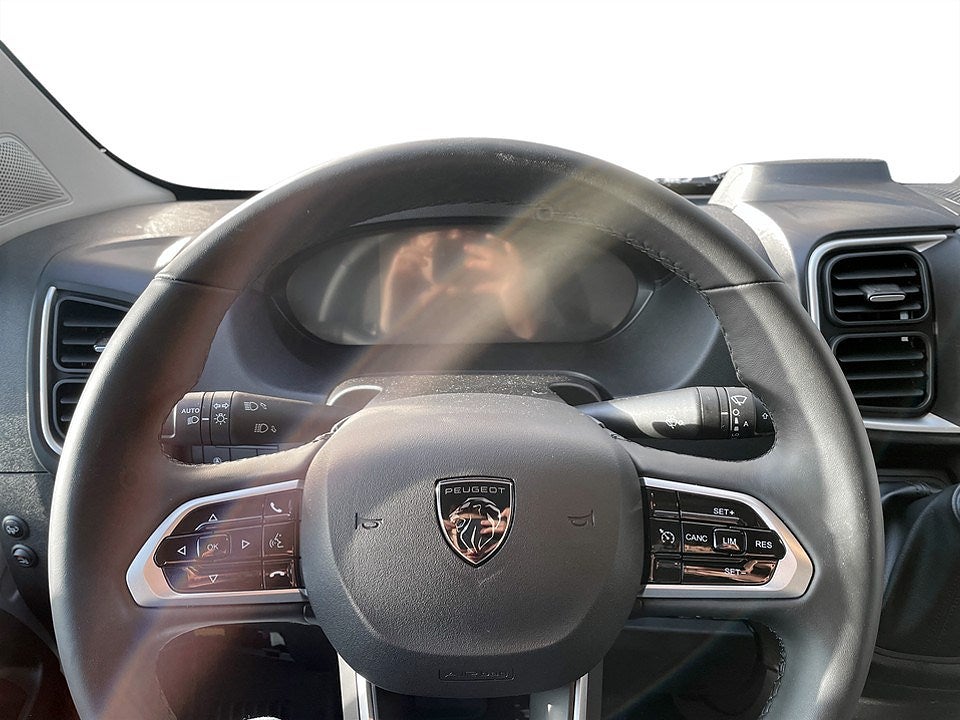 Bild på Peugeot Boxer Volymskåp BG-Lyft 180hk Aut - OMGÅENDE LEVERANS!