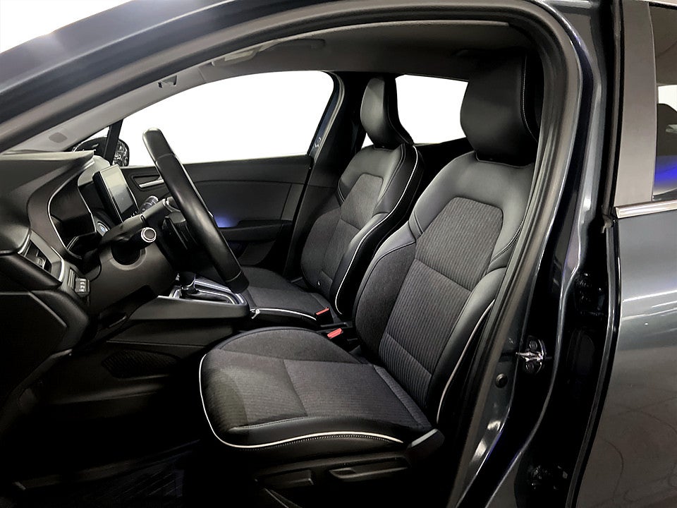 Bild på Renault Clio Intense 1.3 TCe 130hk Aut B-KAMERA CARPLAY