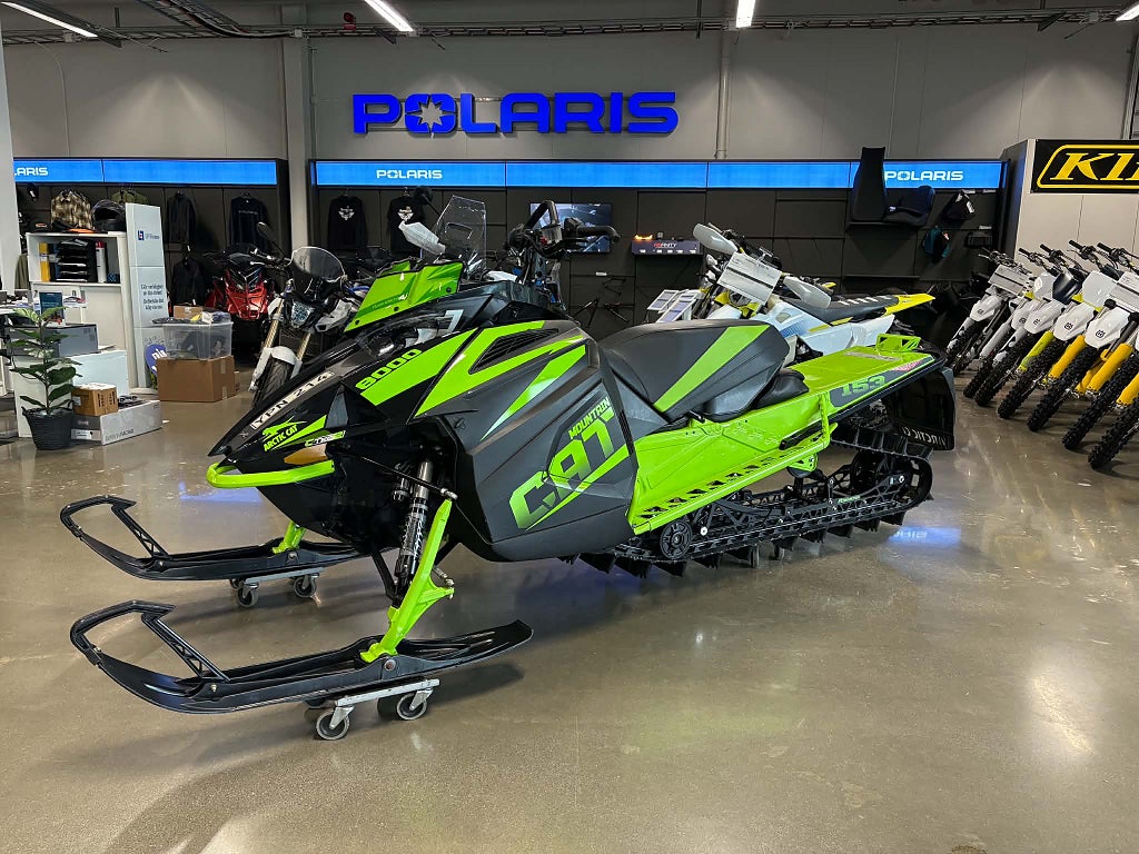 Arctic Cat M 8000 MOUNTAIN CAT 153