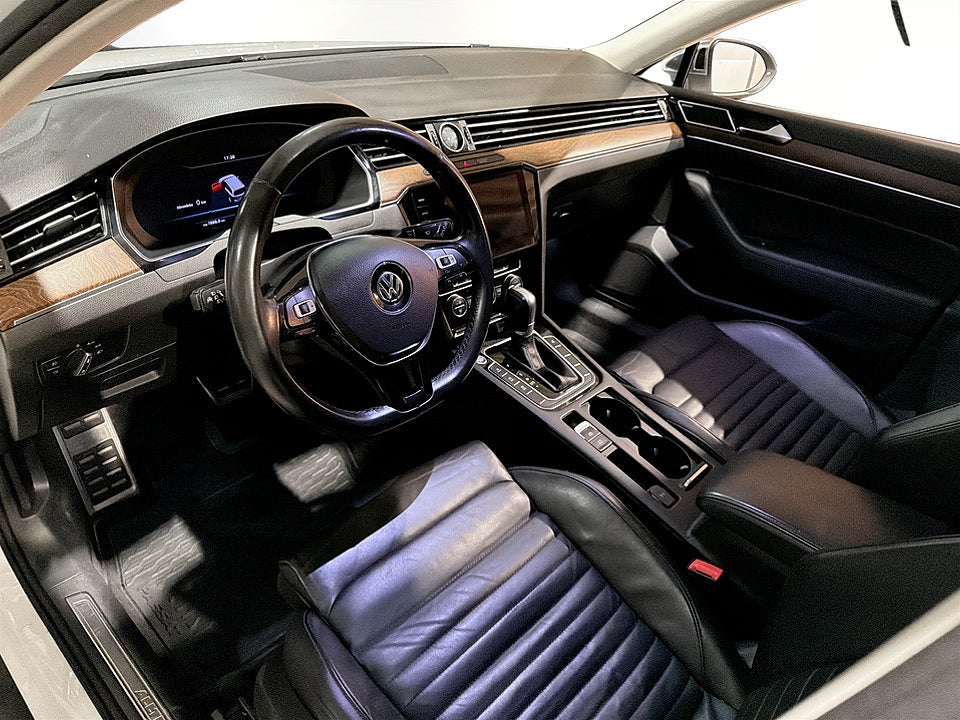 Bild på Volkswagen Passat Alltrack 2.0 TDI 4Motion 240hk Aut AWD - B-KAMERA,DRAG,ELSTOL