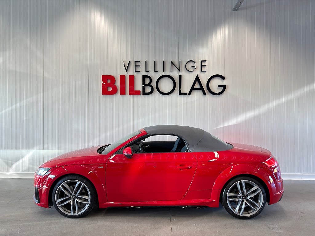 Audi TT Roadster 40 TFSI S line Cockpit 197hk