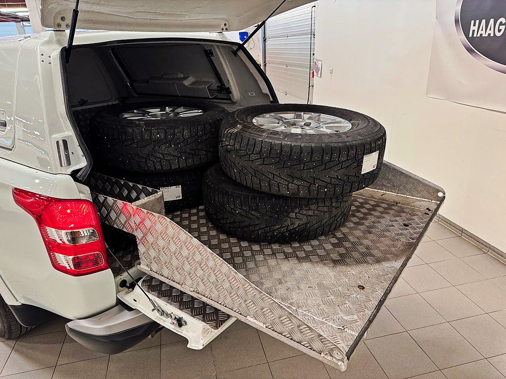 Mitsubishi L200 Club Cab 2,4 4WD 181Hk