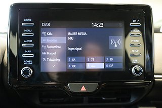 Halvkombi Toyota Yaris 13 av 18