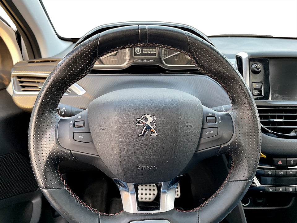 Bild på Peugeot 2008 GT 1.2 PT 110hk Aut - B-KAMERA,PANO,DRAG