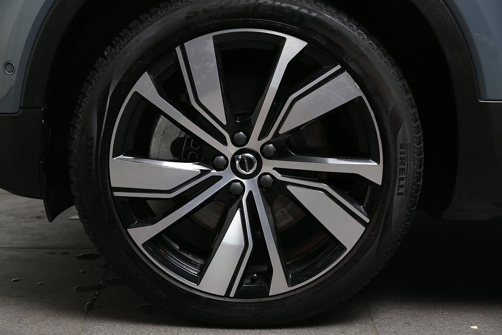 Volvo XC40 Recharge Twin Pro P8 AWD 360° H/K Pano Skinn 20" Drag 2022