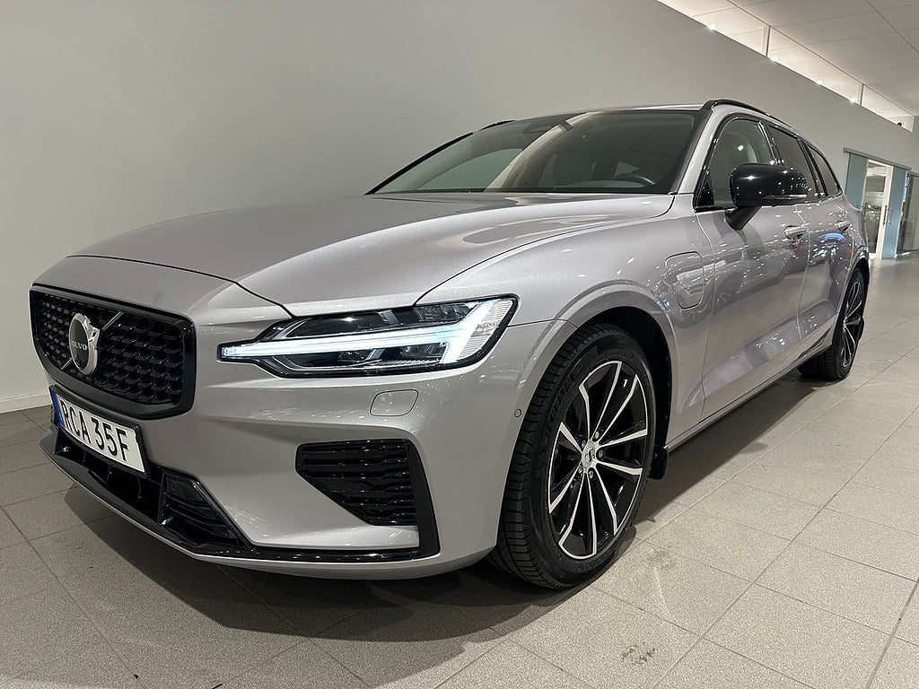 Volvo V60 T6 Plus Dark Nordic Edition / 360 Kamera / Navi...