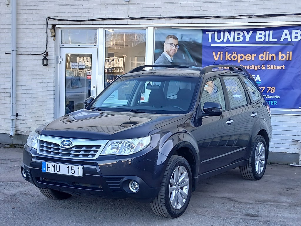 Subaru Forester 2.0 X 4WD Auto/Nybesik/Drag/M-Värm&kupeuttag/Fullservad