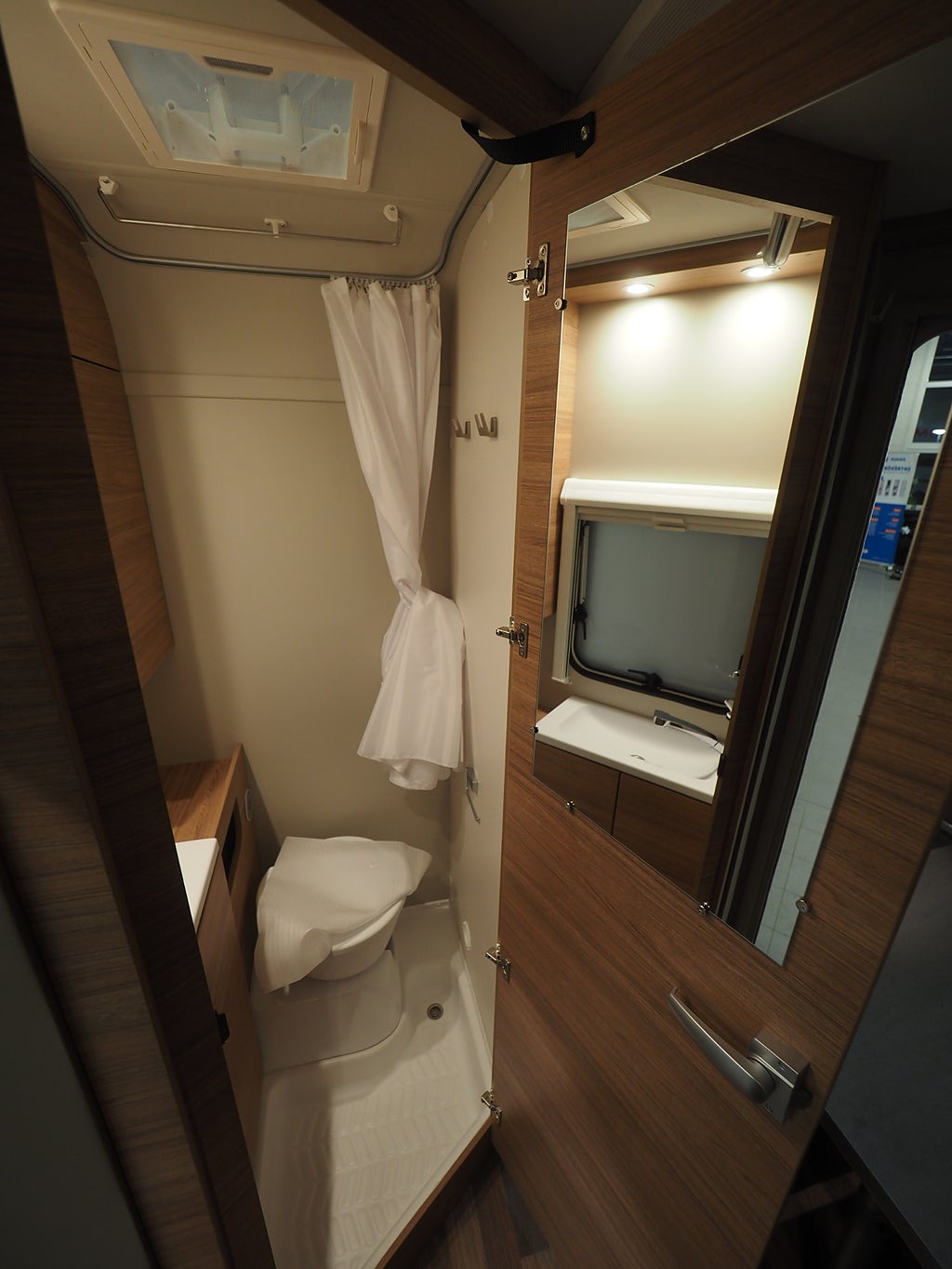 Weinsberg CaraOne 390 QD  Edition Hot