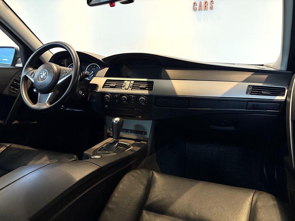 BMW 530i Sedan 258HK AUTOMAT 2-ÄGARE LÅGMIL SKINN HEAD-UP