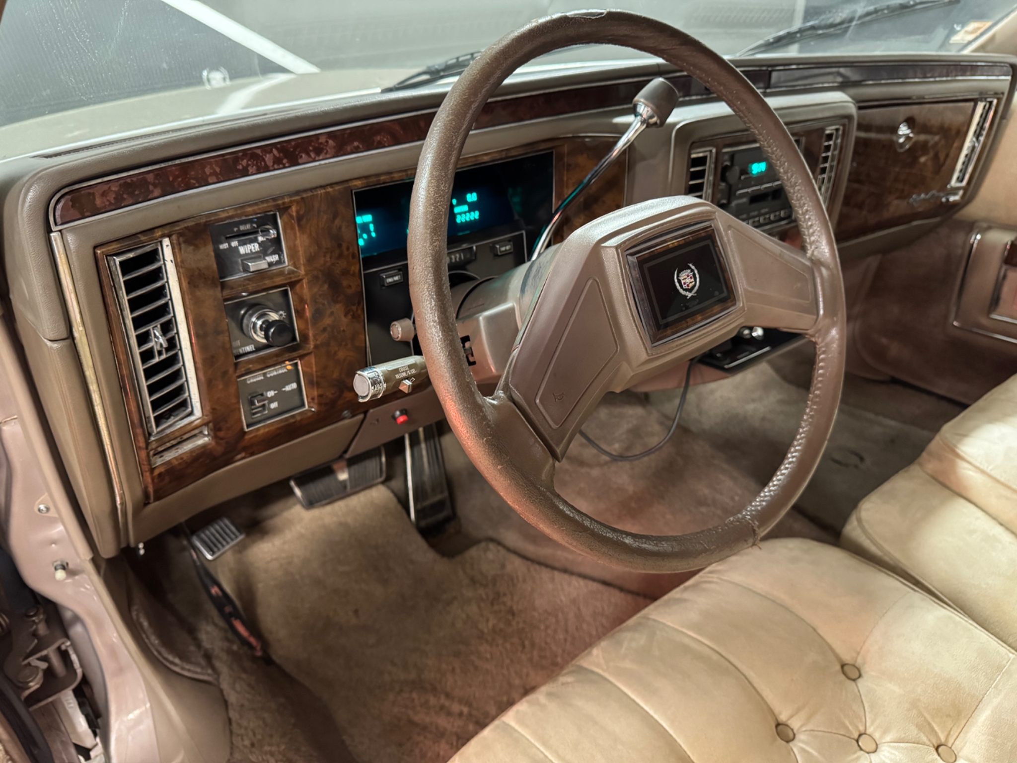 Cadillac Brougham 5.7 V8 1990, photo 6/40