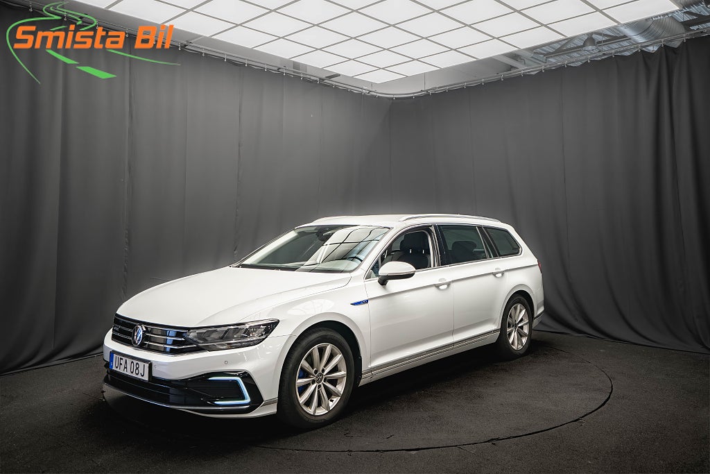 Volkswagen Passat GTE Plug-in B-VÄRMARE DRAG KAMERA CARPLAY 1-ÄGARE MOMS