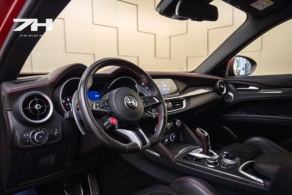 Alfa Romeo Stelvio Quadrifoglio / H/K / Adaptiv Farth. / Kamera