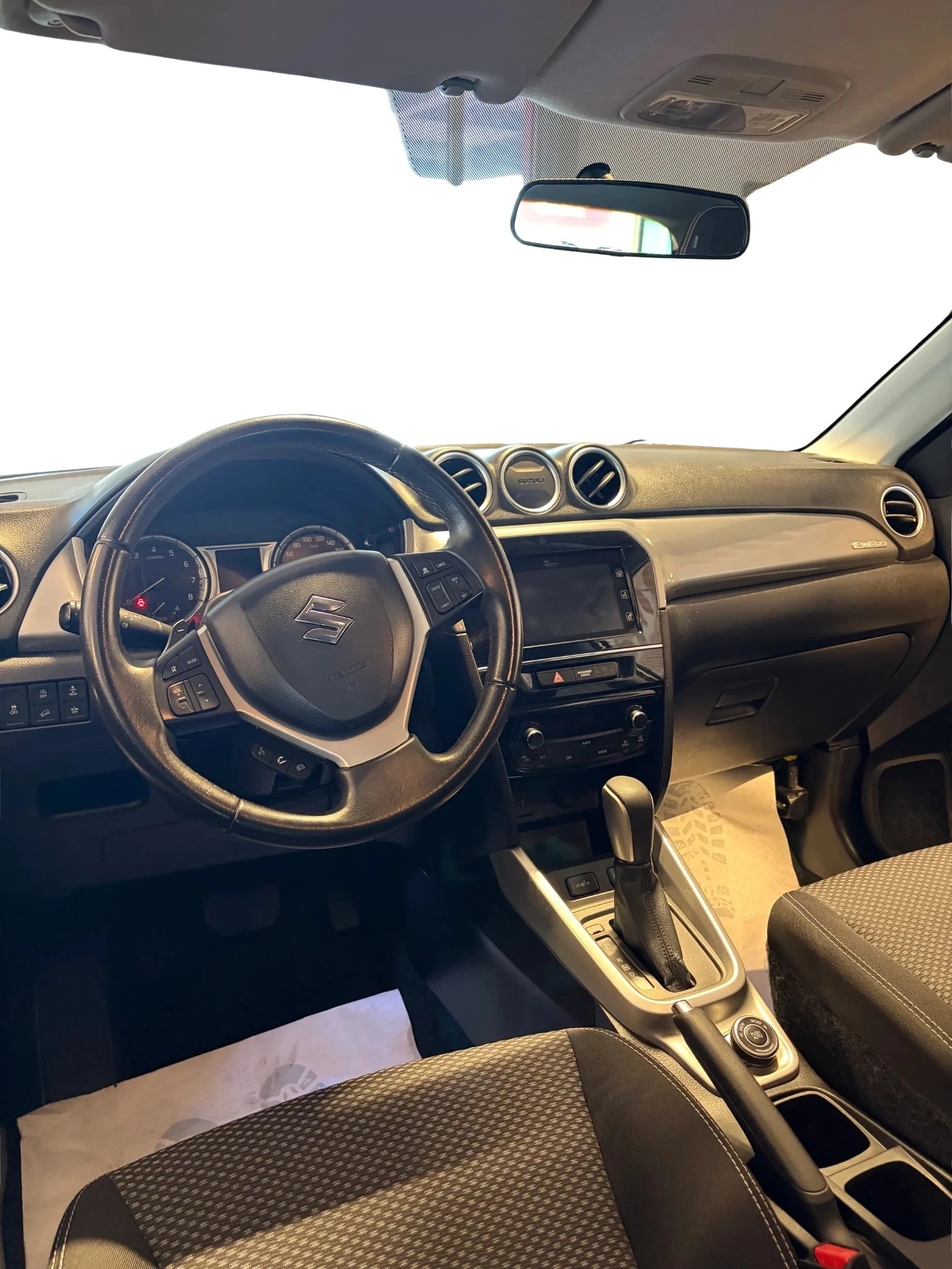 Suzuki Vitara 2016, bild 7/10