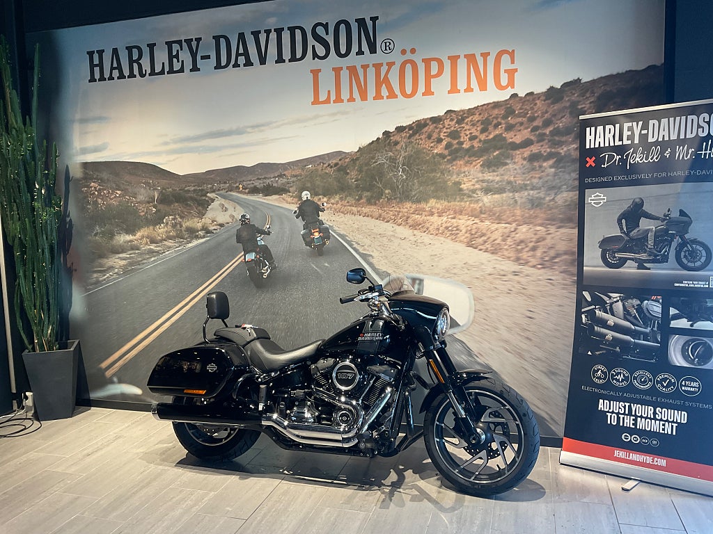 Harley-Davidson Sport Glide Endast 997 mil Sissy o motorbåge 