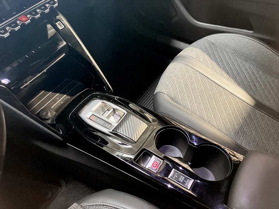 Bild på Peugeot 2008 Allure Hybrid 145hk Aut B-KAMERA CARPLAY
