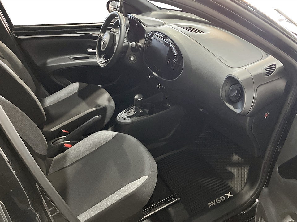 Bild på Toyota Aygo X 1.0 VVT-i CVT 72hk Aut B-KAMERA