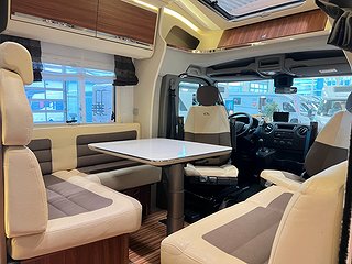 Husbil-halvintegrerad Adria MATRIX SUPREME M 687 SL 9 av 36