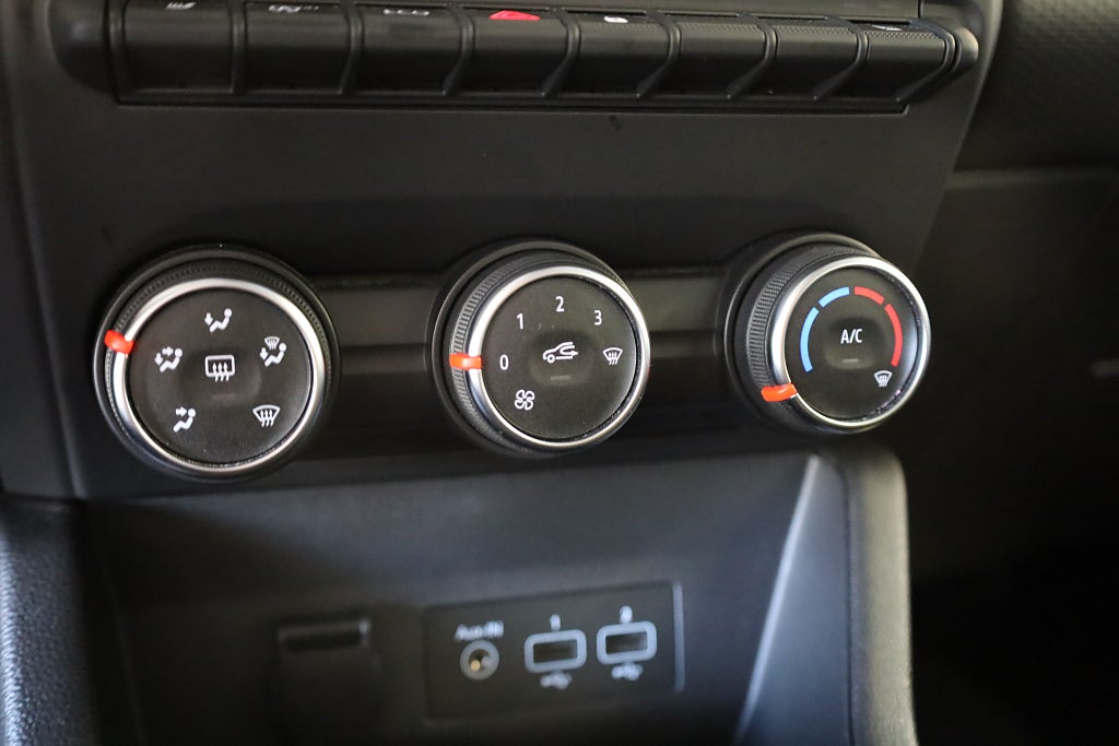 Renault Clio 1.0 TCe Zen 100HK CarPlay M-Värme PDC 2020