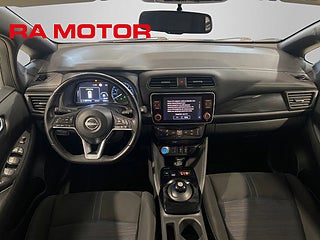 Halvkombi Nissan Leaf 8 av 16