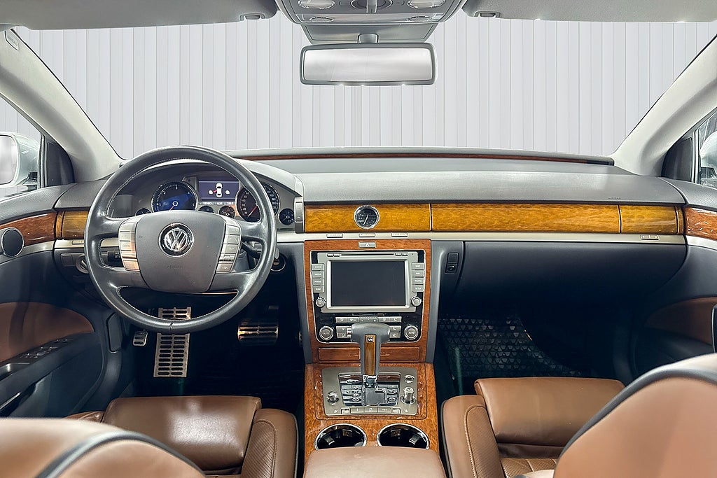 Volkswagen Phaeton 2011