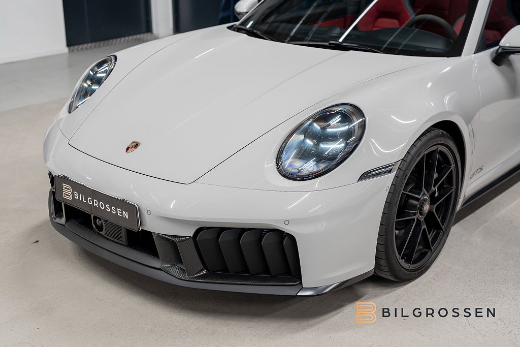Porsche 911 992.2 Targa 4 GTS SportDesign Kolfiber BOSE HUD Lyft