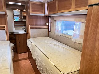 Husbil-halvintegrerad Kabe TM 880 LT 22 av 29