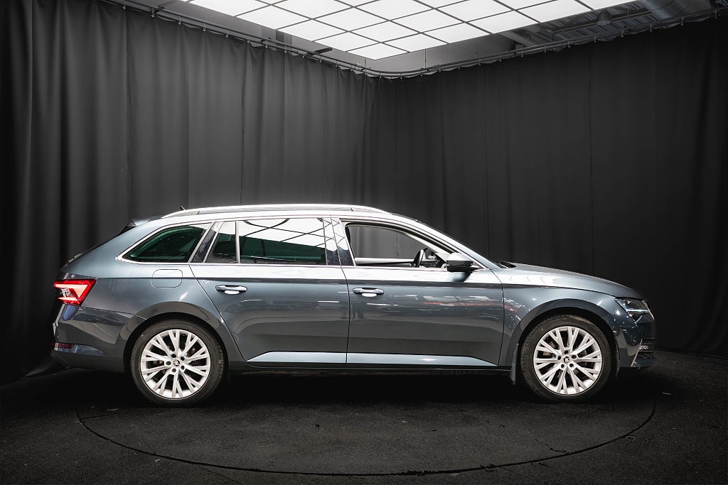 Skoda Superb BUSINESS ADVENTURE LÄDER DRAG B-VÄRMARE CANTON 93.4%SoH