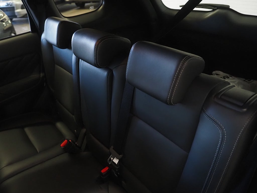 Mitsubishi Outlander PHEV 4WD CVT Business Dragkrok Skinn 360° Kamera 2019