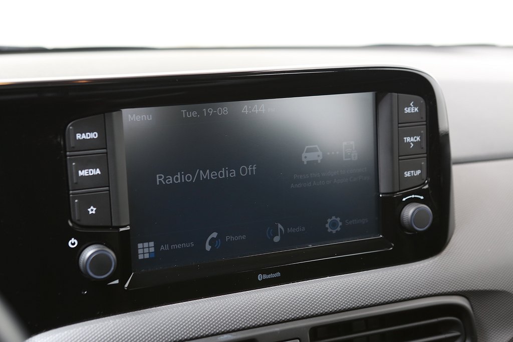 Hyundai i10 1,0 blue Essential 5D CarPlay Bluetooth 2024