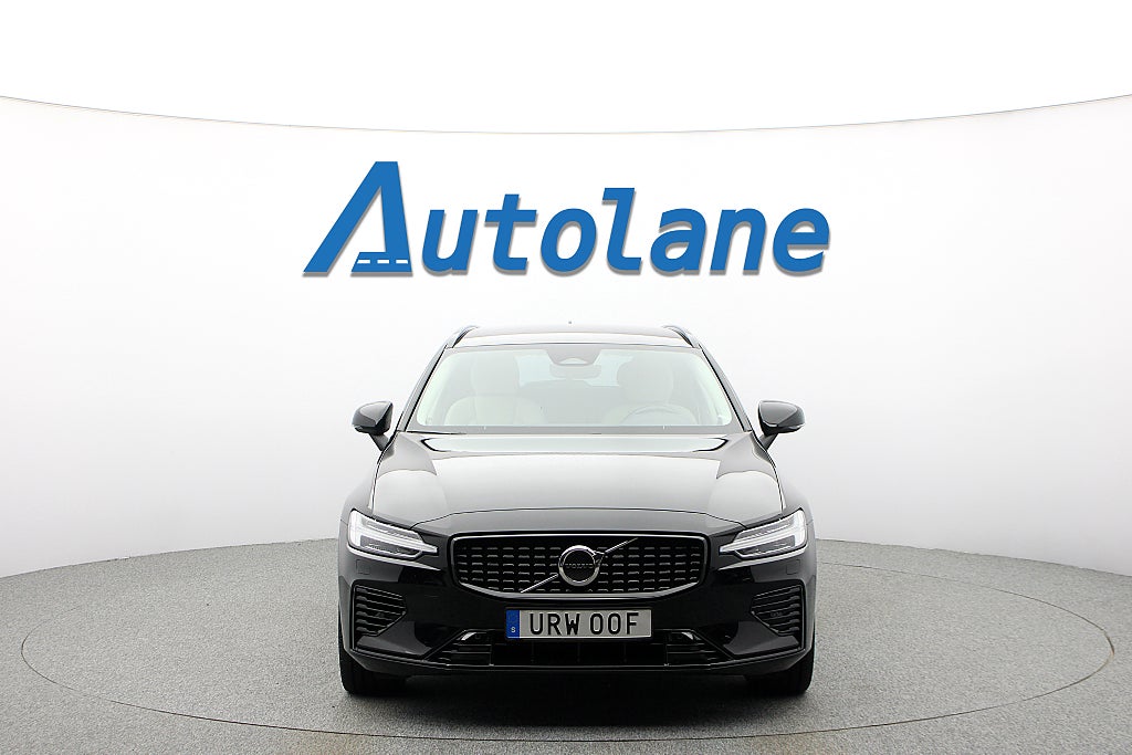 Volvo V60 Recharge T8 AWD Plus Dark, B-kamera, Skinn, Drag 456hk