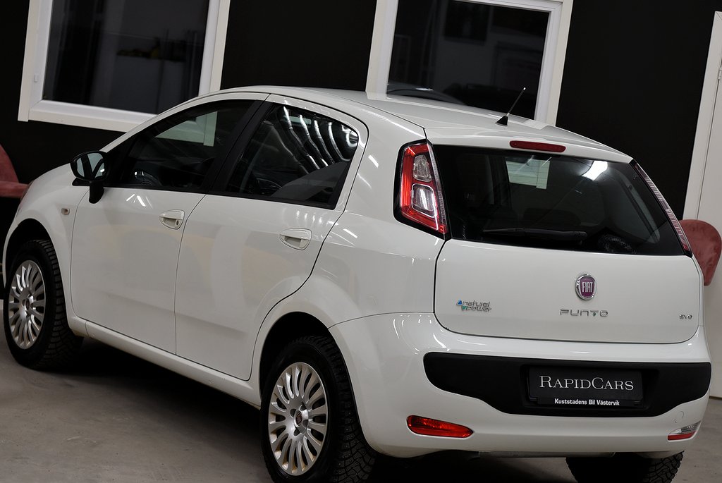 Fiat Punto Evo 5-dörrars 1.4 Dynamic | AUX-ingång
