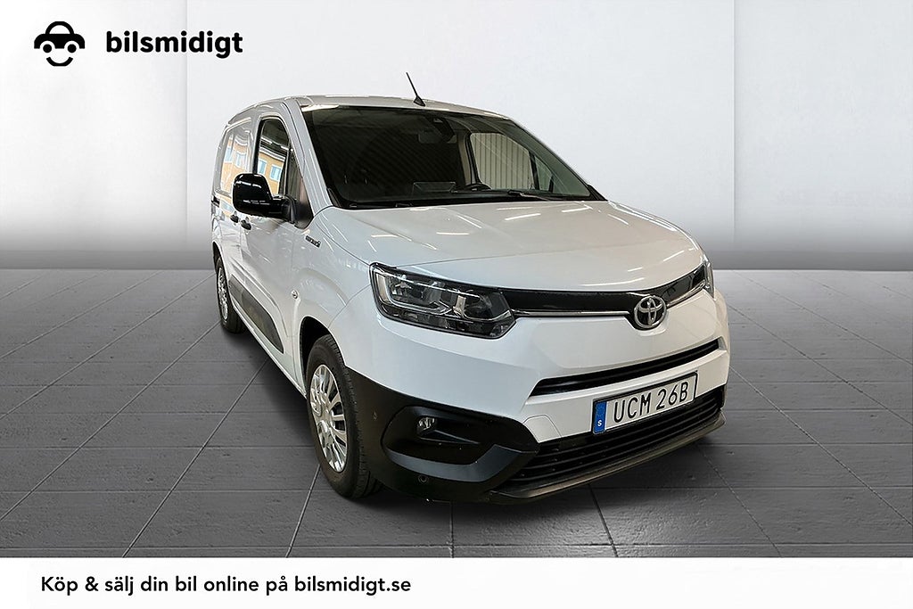 Toyota Proace City Electric 50 kWh L1 3sits CCS Navi Kamera MOMS 136hk