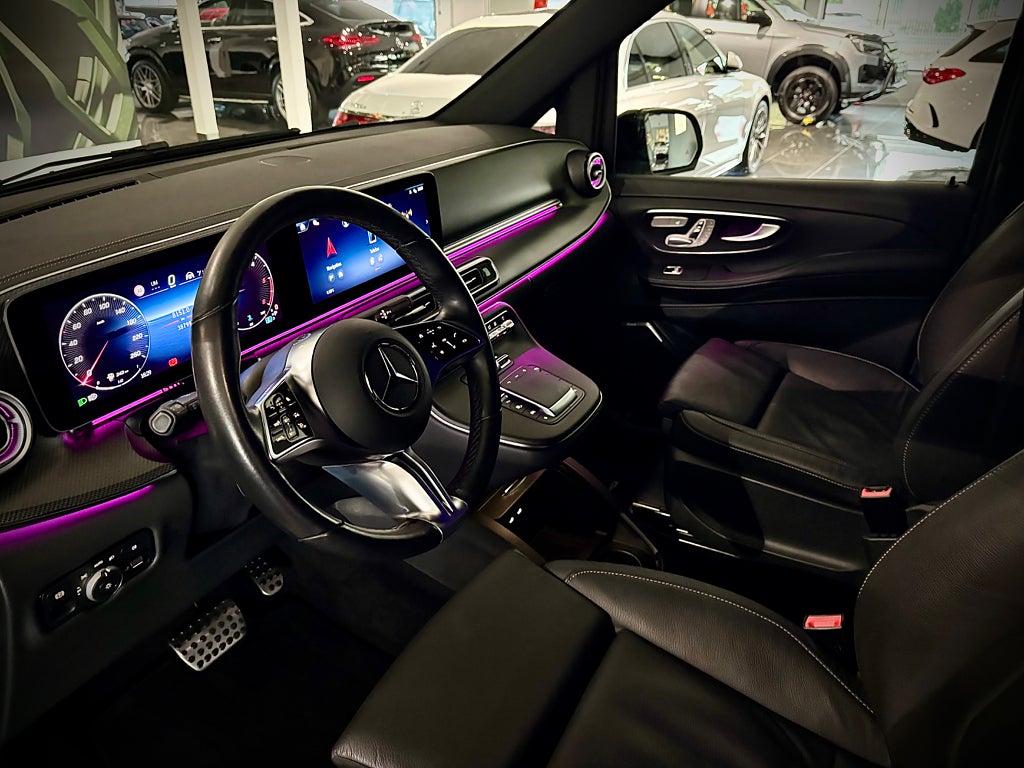 Mercedes-Benz V 300d 4MATIC AMG Läder Värmare El-dörrar 6sits - bild 3