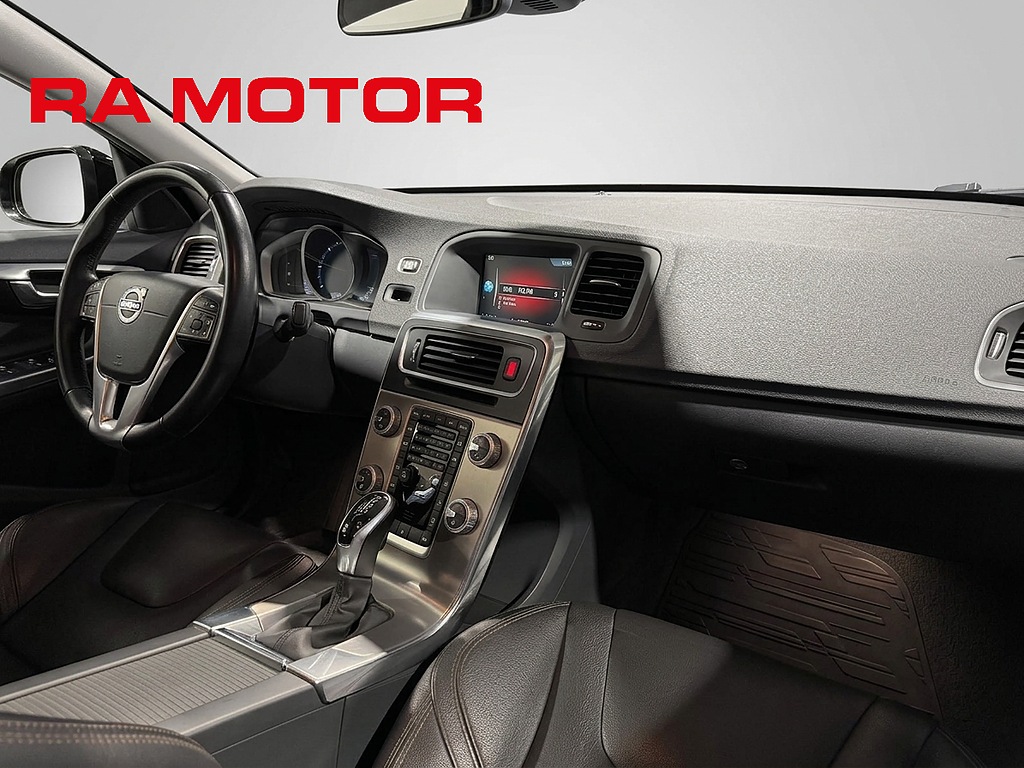 Volvo S60 Cross Country D4 190hk AWD Summum | Skinn | Värmare | Drag | 2016