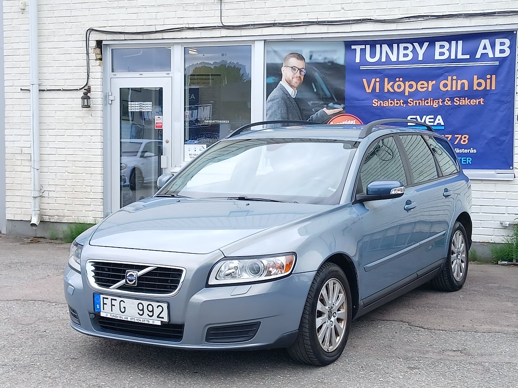 Volvo V50 2.4 Kinetic Auto 140 Hk/Nybesik/Nyservad/M-Värm-uttag