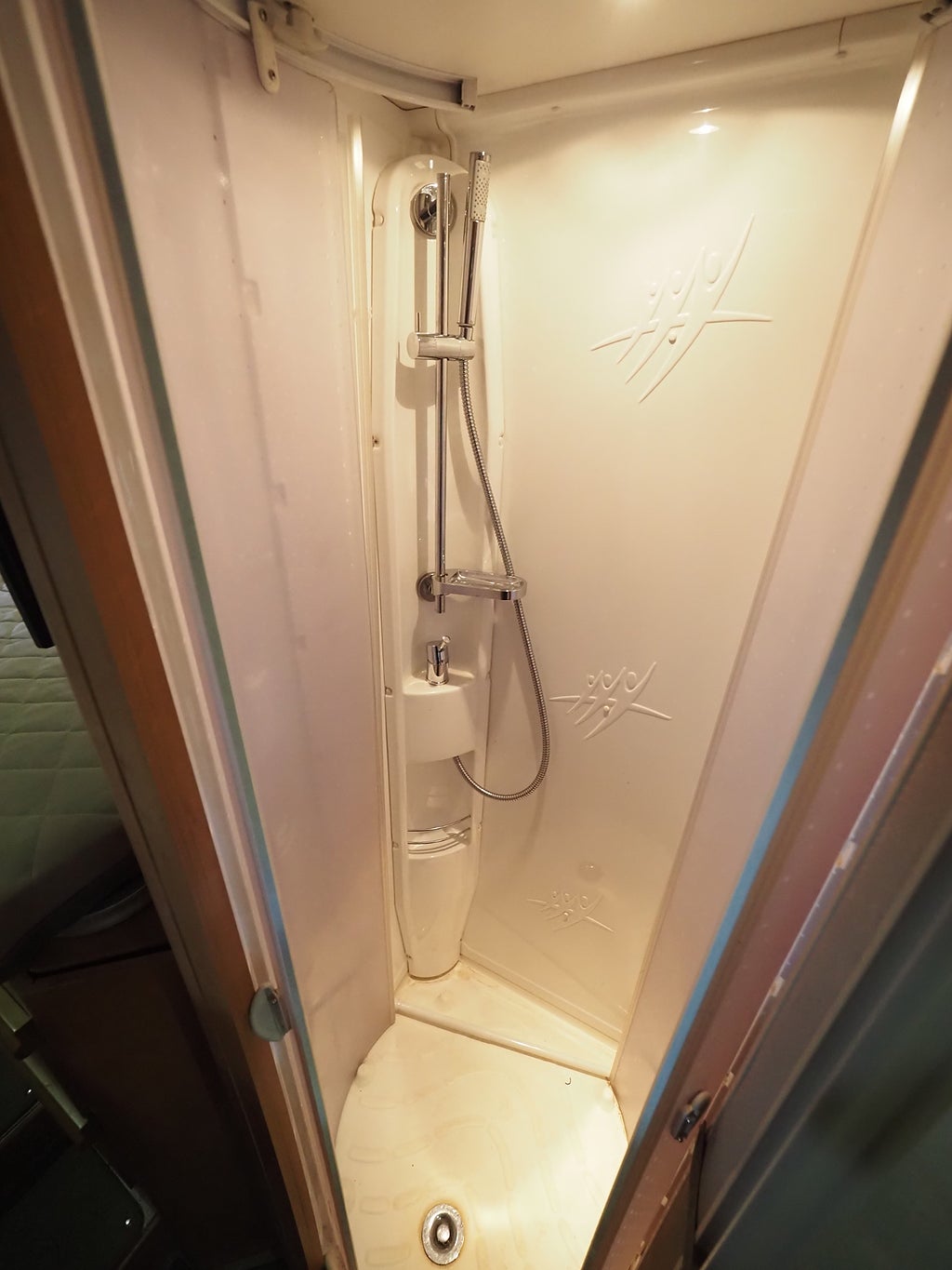 Rapido M996 Mercedes Benz I Aut I 150hk I Långbäddar