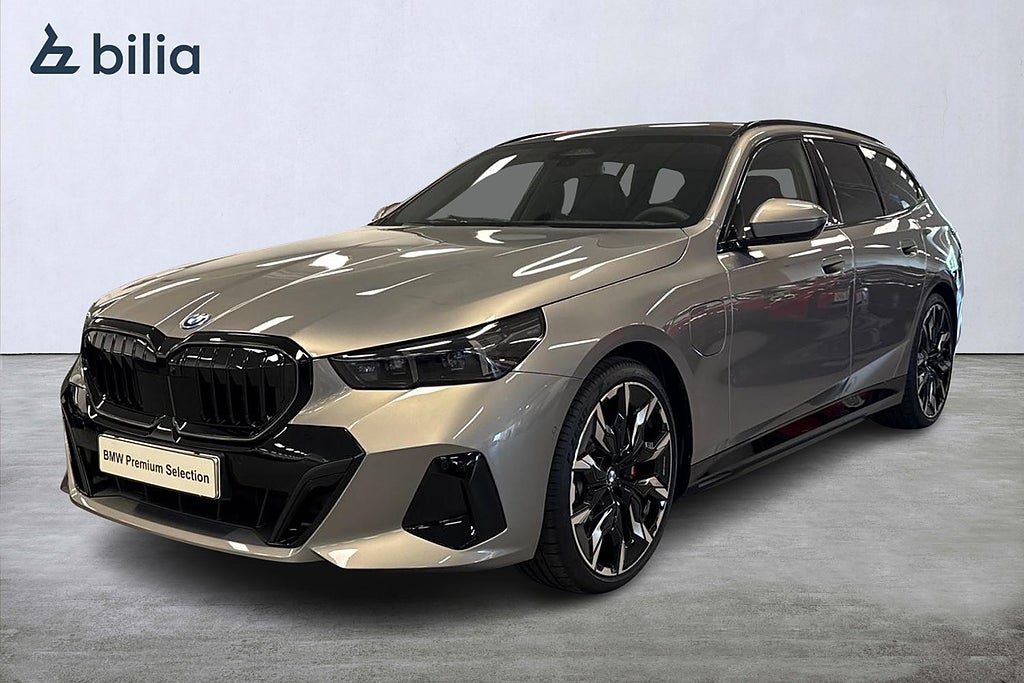 BMW 530e xDrive Touring M-sport Pro | DEMO | Panorama |Drag |H&K