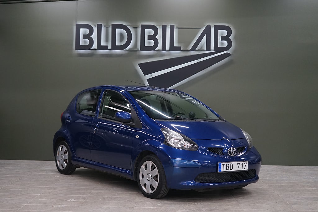 Toyota Aygo 5-D 1.0 VVT-i MultiMode  NYSERVAD Kamkedja AUX 68HK